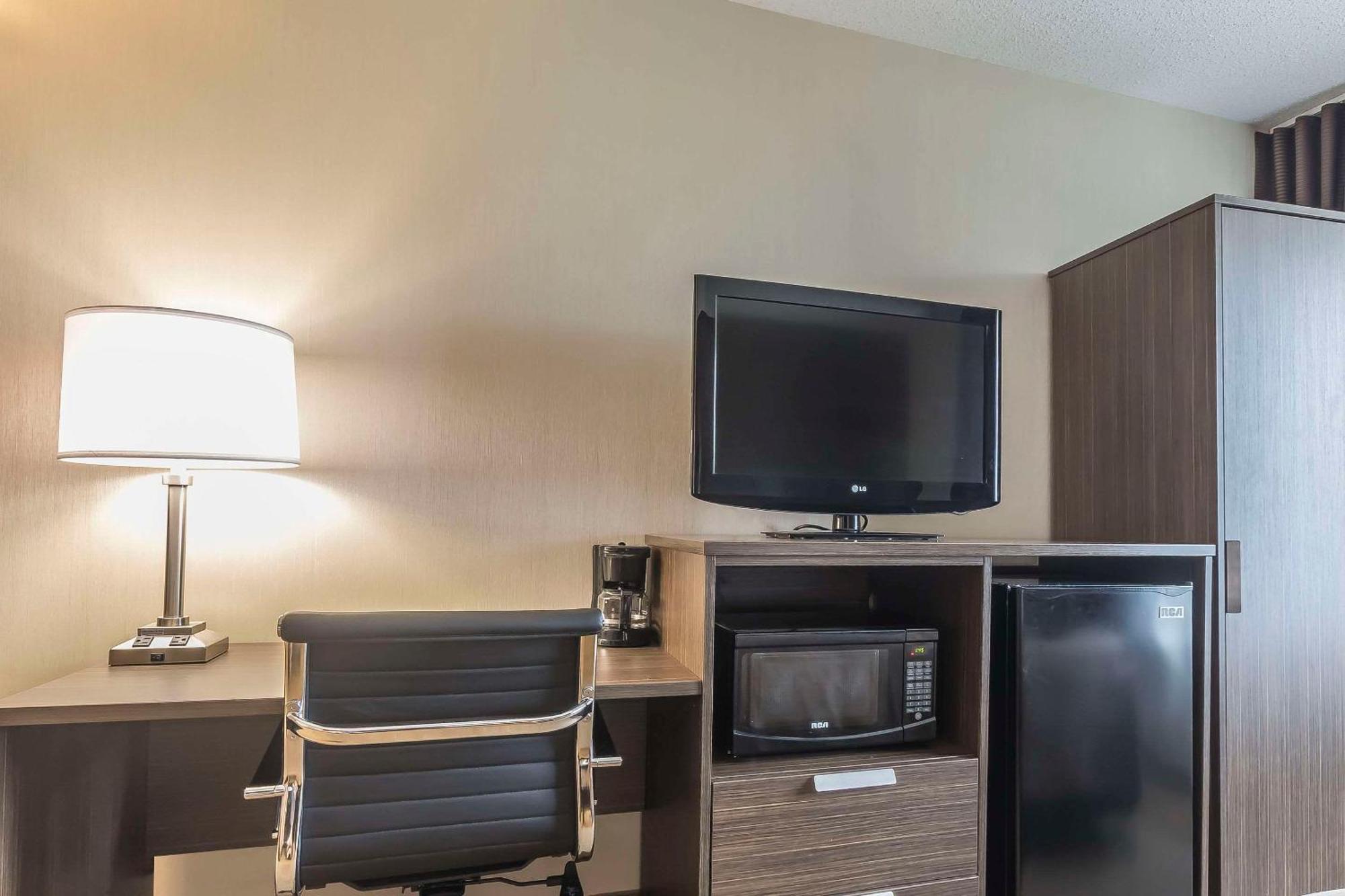 Comfort Inn Lévis Exteriör bild